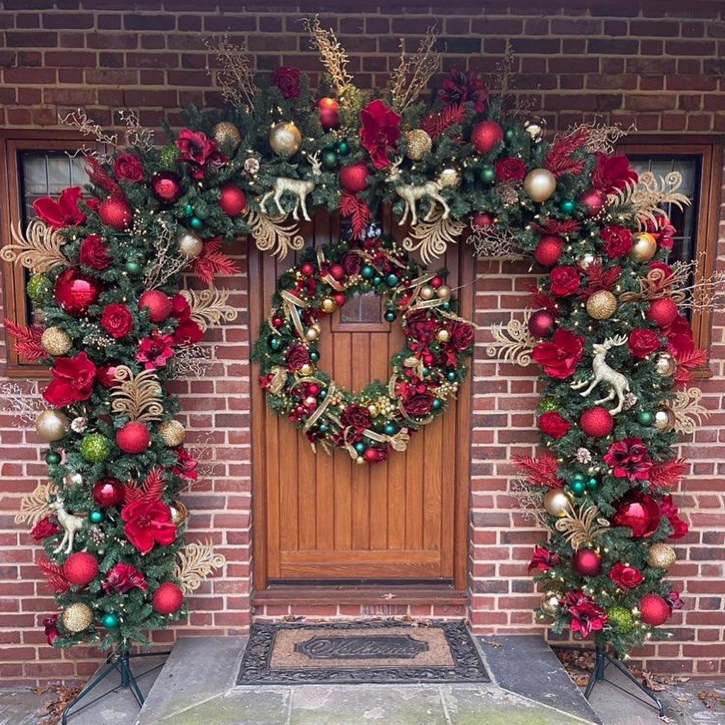 Red, green and gold Christmas decorations